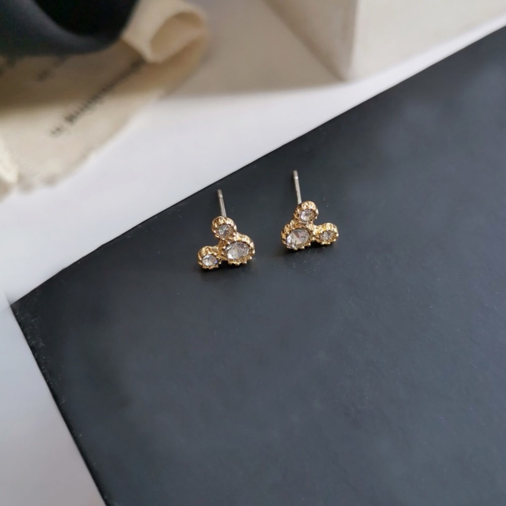 💙Mickey Mouse Style Rhinestone Stud Earrings - Picture 2 of 11